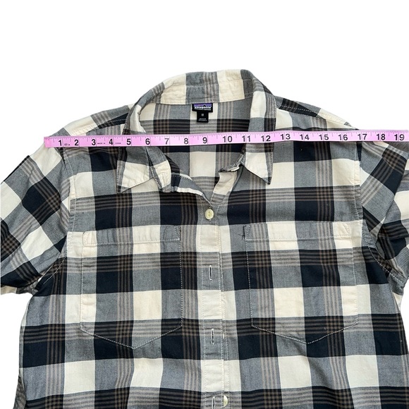 Patagonia Organic Cotton Button Down | Size Medium - Picture 6 of 9